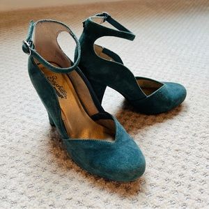 Vintage-inspired Seychelles heels Sz 7